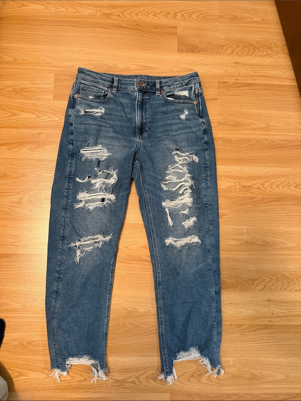 American Eagle Outfitters Ripped Cropped Jeans - Blue